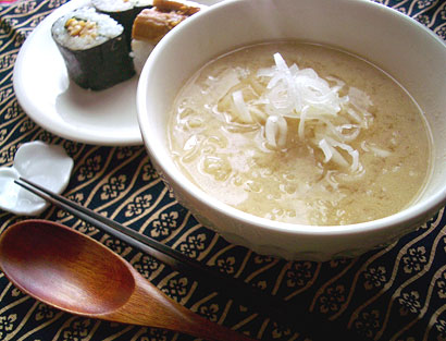 蓮根胡麻味噌汁